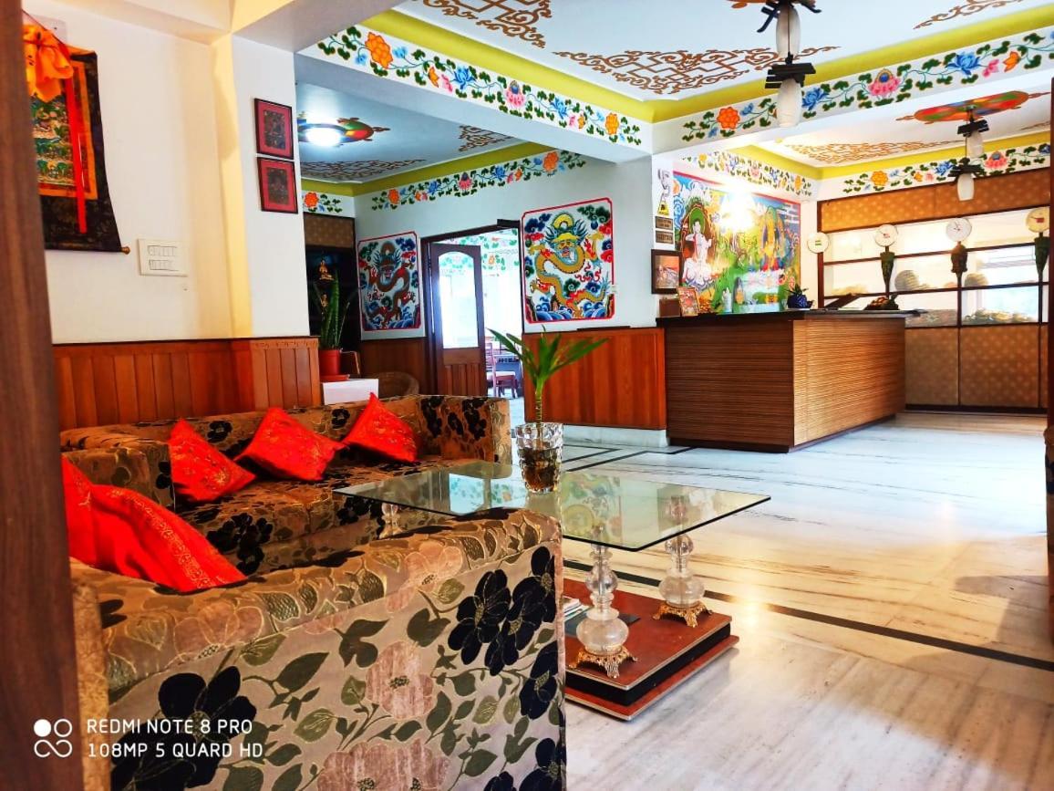 Dwang Rumtek Resort Tādong エクステリア 写真